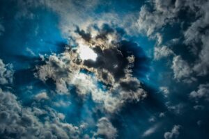 ルテインはブルーライトから目の疲れをどのように守るのか？
